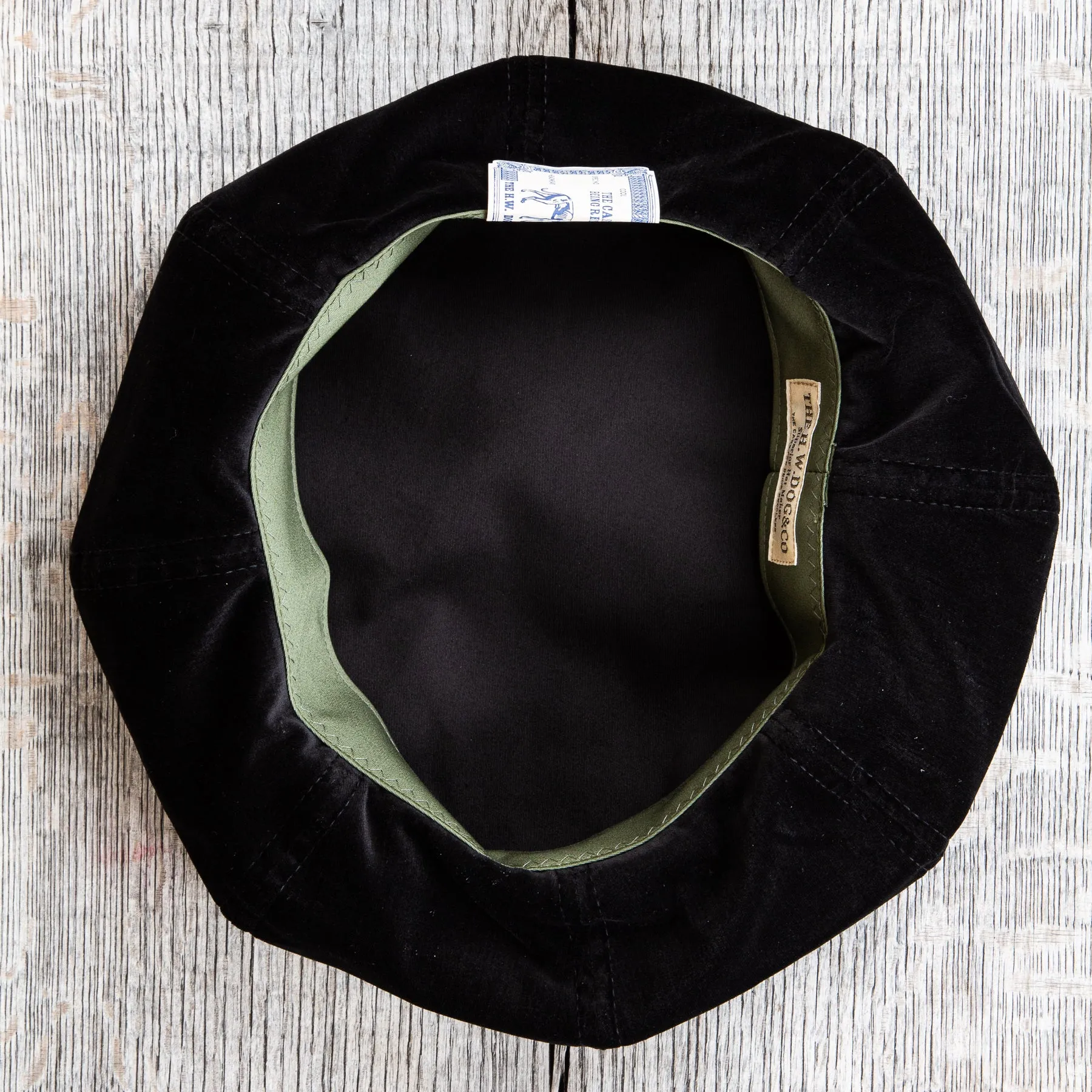 H. W. Dog 8 Panel Beret Black Velvet