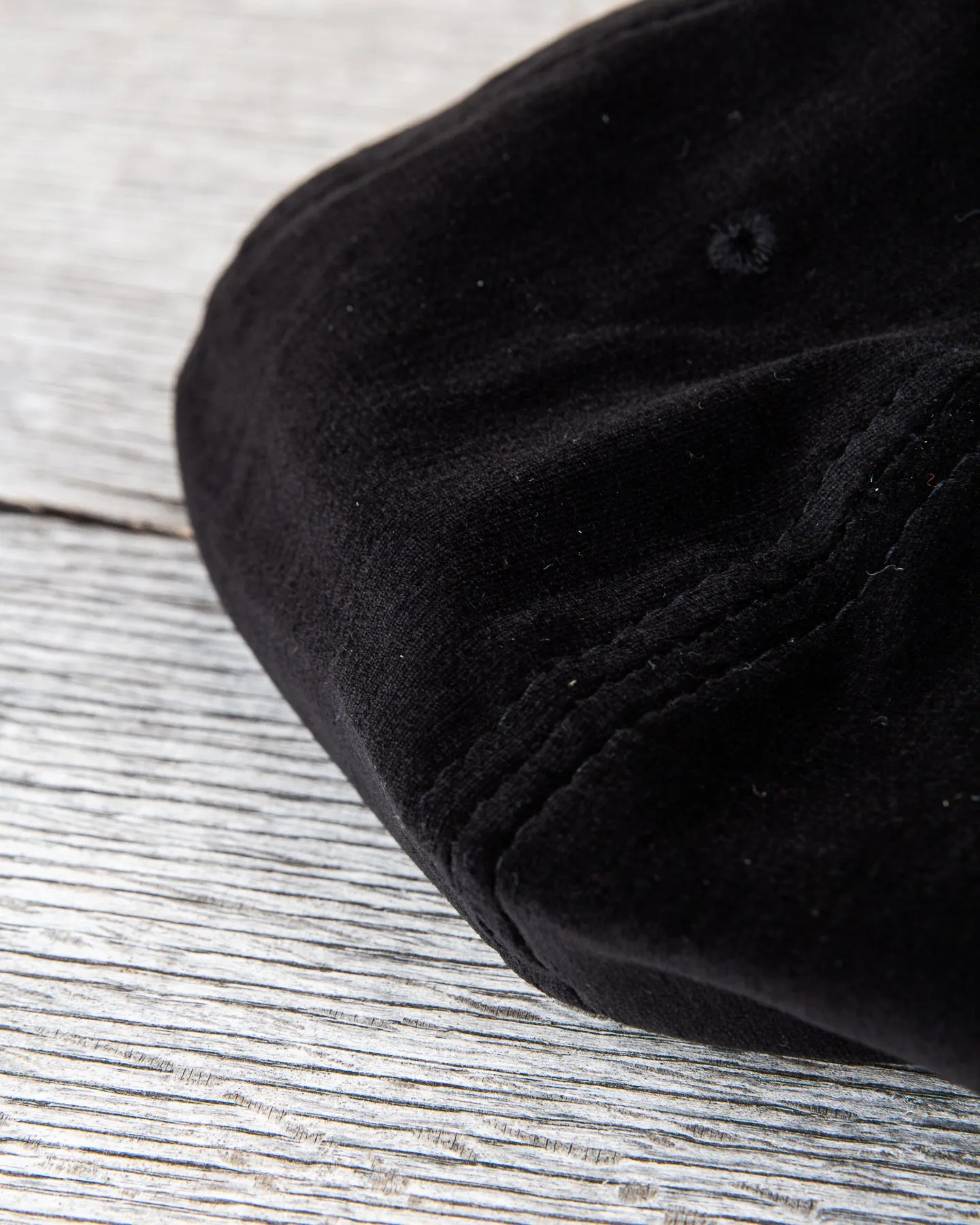 H. W. Dog 8 Panel Beret Black Velvet