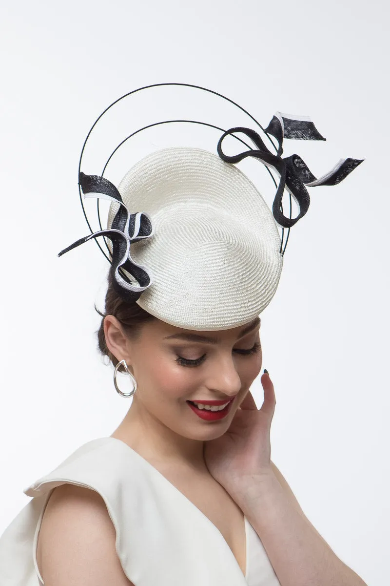Monochrome Beret with Bows