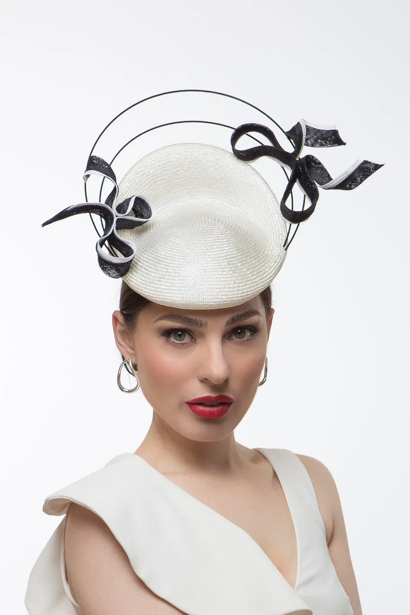 Monochrome Beret with Bows