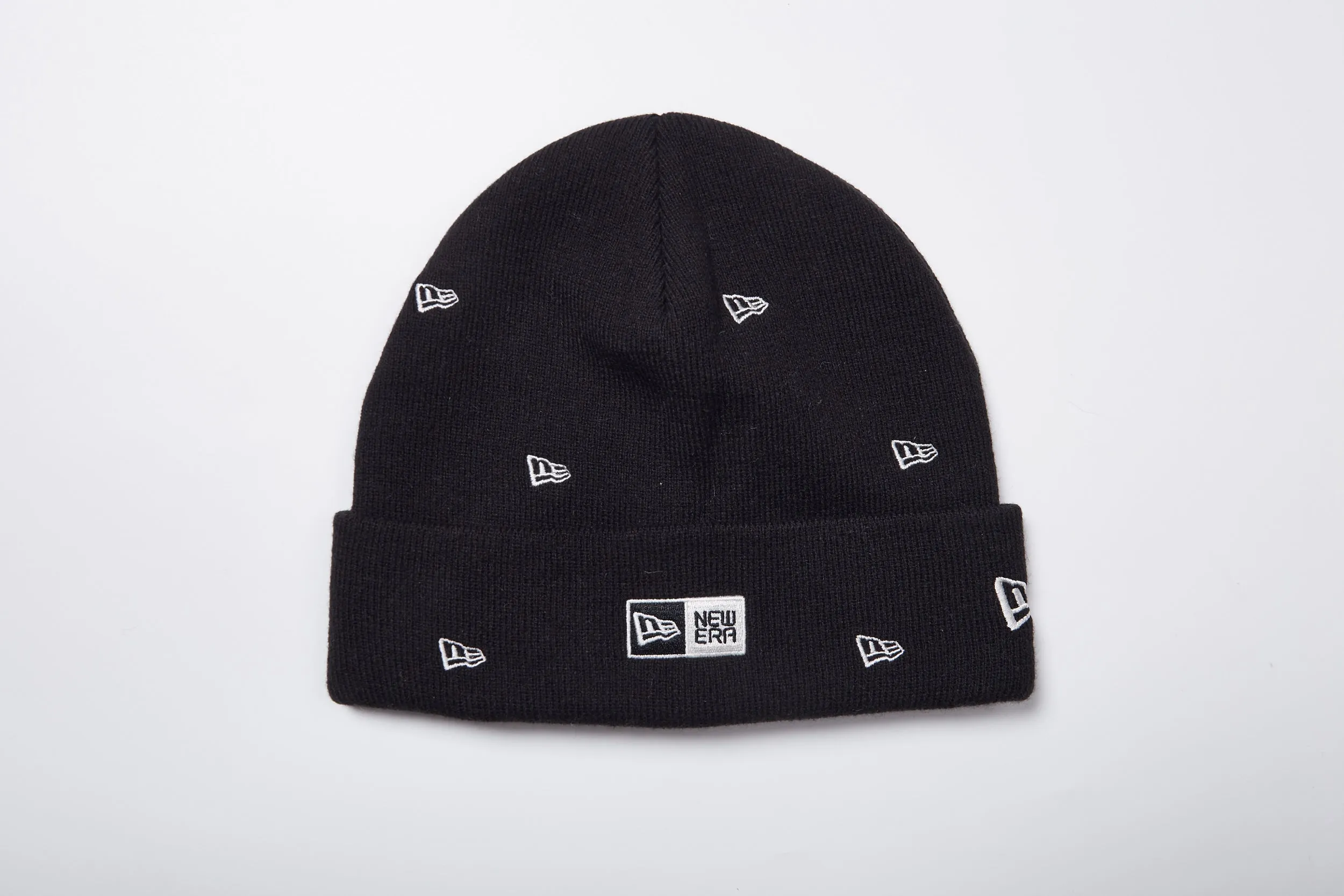 NEW ERA 4 DART BLACK CUFF BEANIE