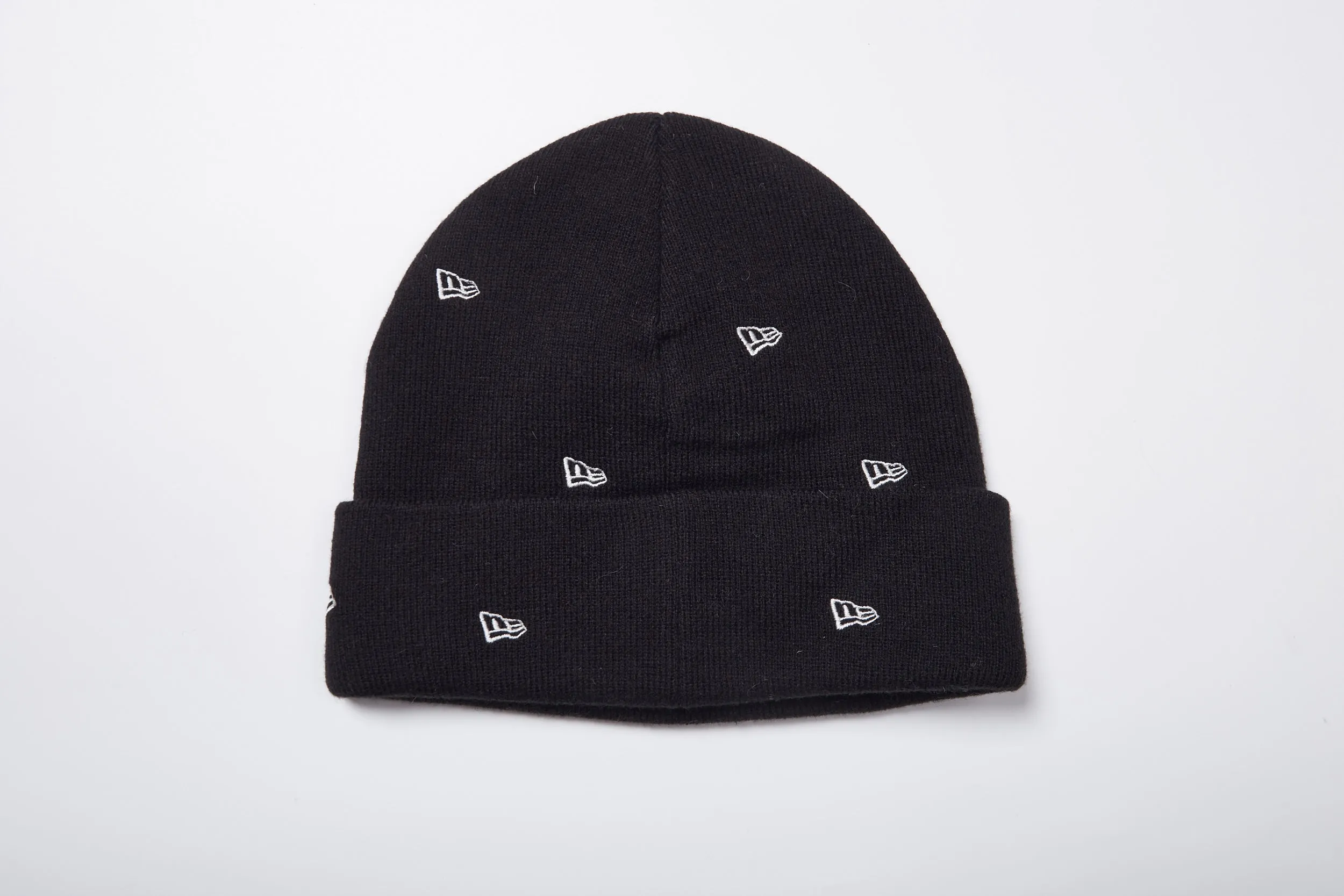 NEW ERA 4 DART BLACK CUFF BEANIE