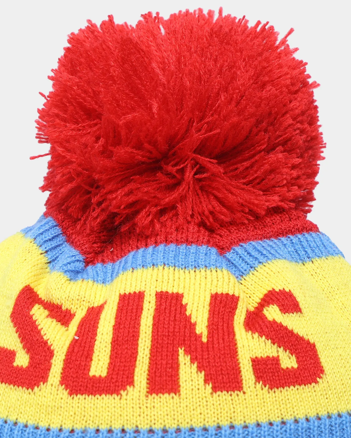 New Era Gold Coast Suns AFL Opening Bounce 2022 Pom Waffle Wordmark Beanie Red/Yellow